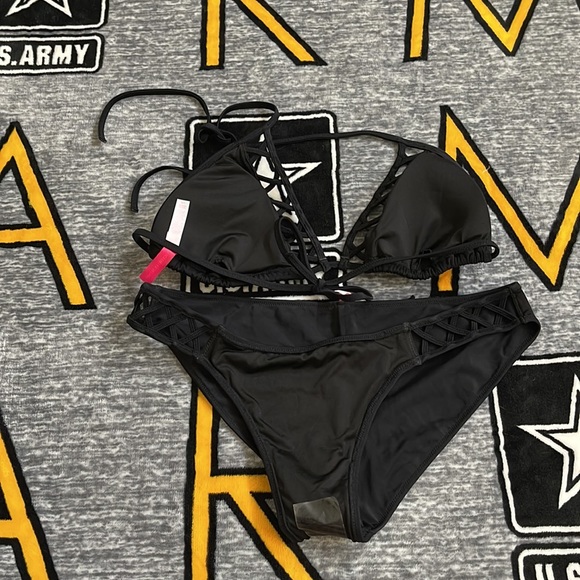 Victoria’s Secret Swimsuit. - Picture 4 of 4